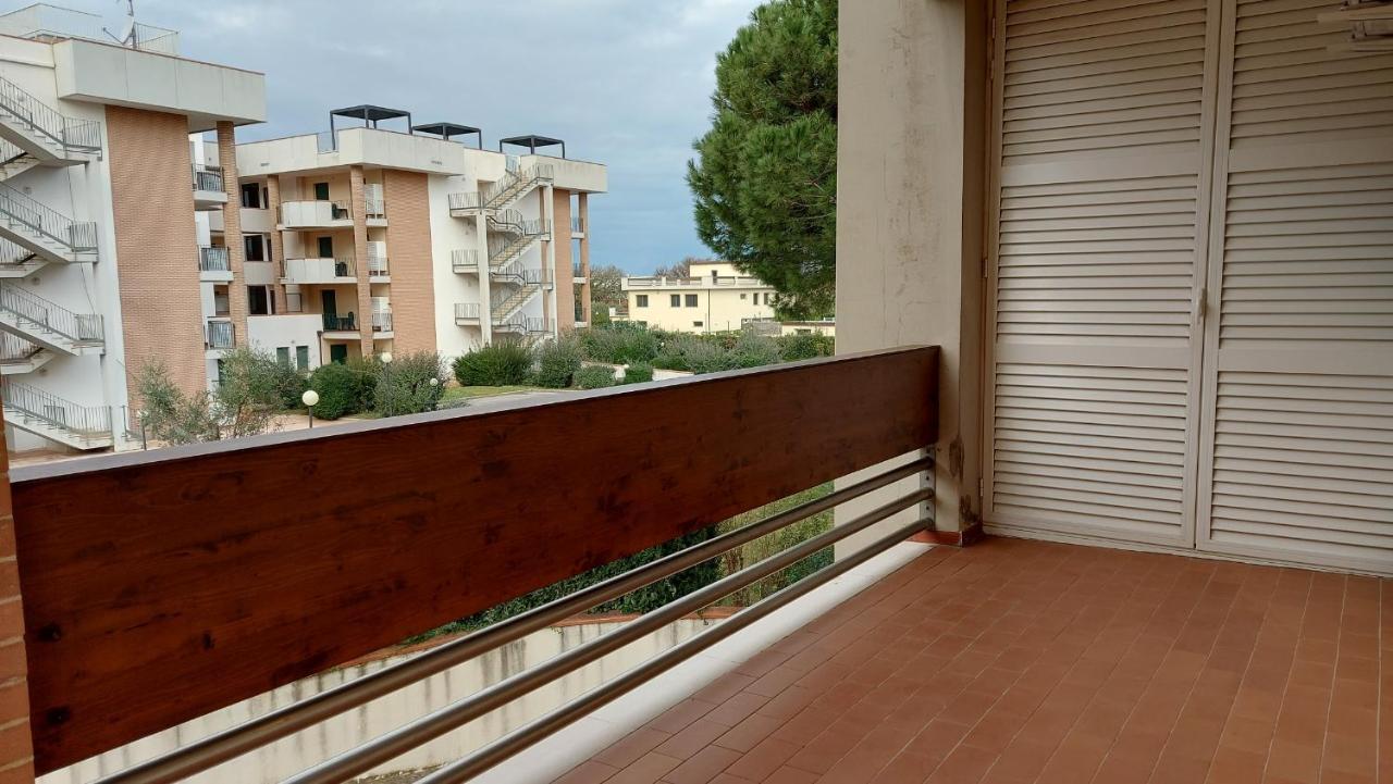 Appartamento Santa Costanza Con Piscina San Vincenzo Bagian luar foto