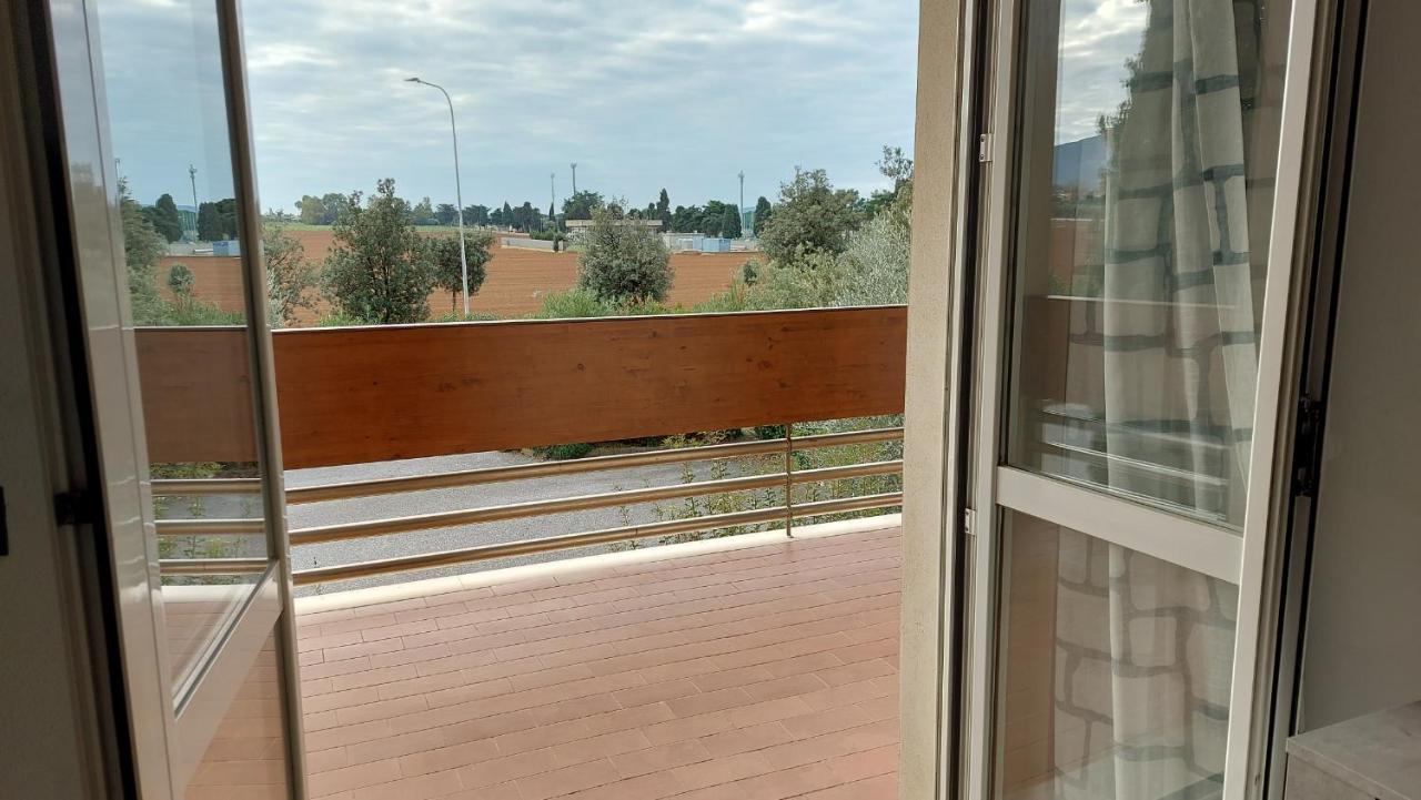 Appartamento Santa Costanza Con Piscina San Vincenzo Bagian luar foto